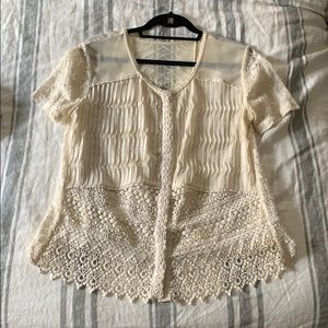 Anthropologie cream short sleeved blouse w/beading